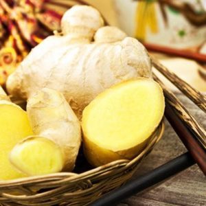 Ingwer enthält: Gingerol (Schärfe), Shogaol, Zingeron sowie Vitamin C, Magnesium, Eisen, Calcium, Kalium, Natrium, Phosphor